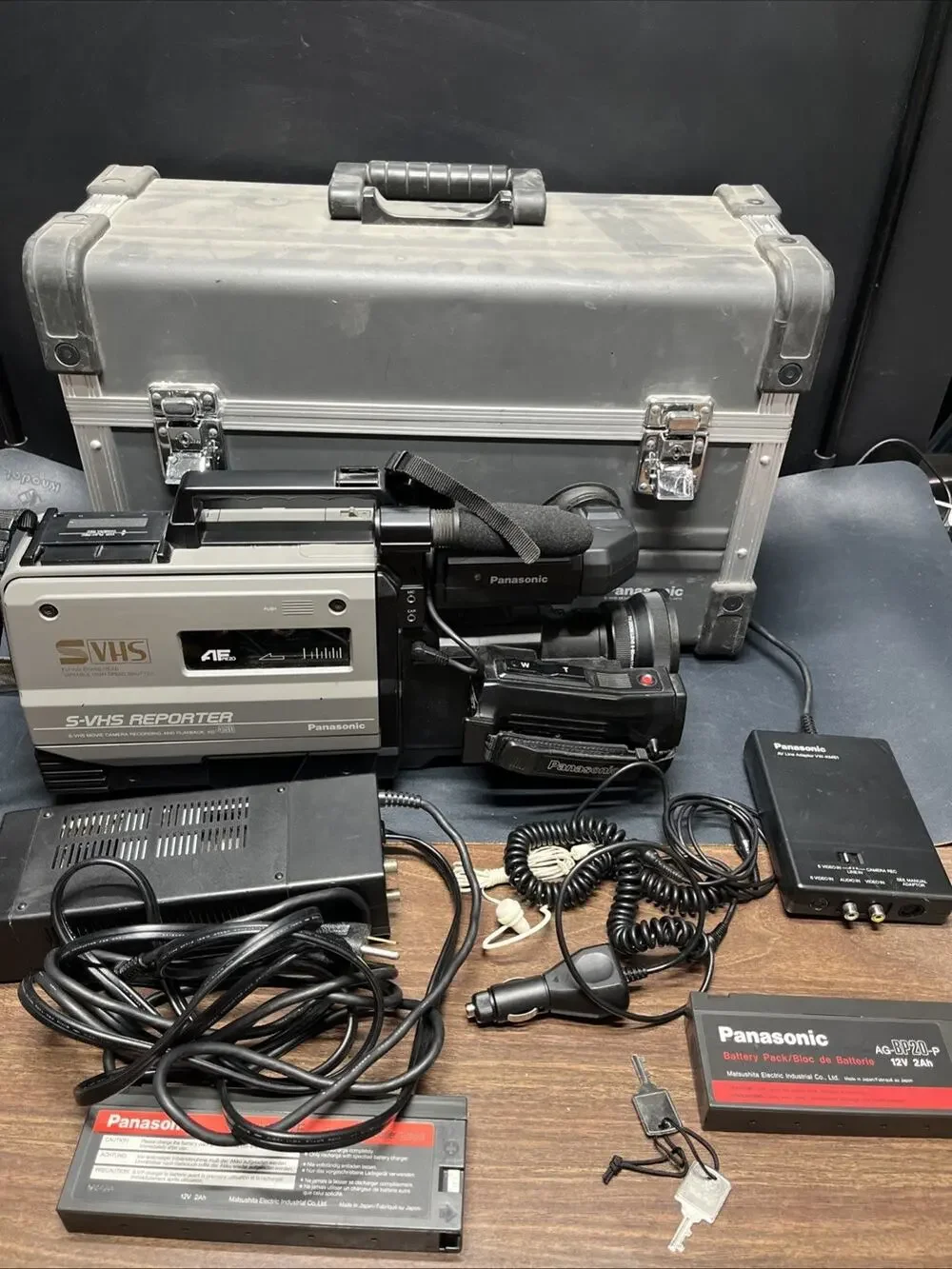 Vintage 1988 Panasonic AG-450 S-VHS Camcorder Reporter Kit w/Case, & Accessories